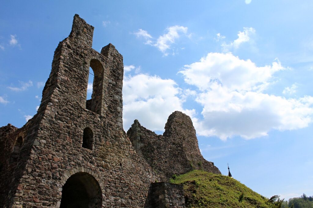 zřícenina, hrad, česko